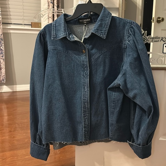 Kittenish large denim top ( over coat ) button up - Picture 3 of 4
